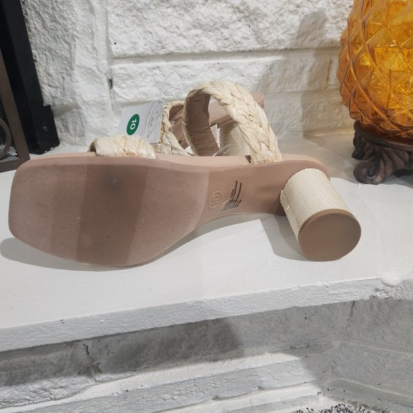 Sandals - Picture 3 of 5